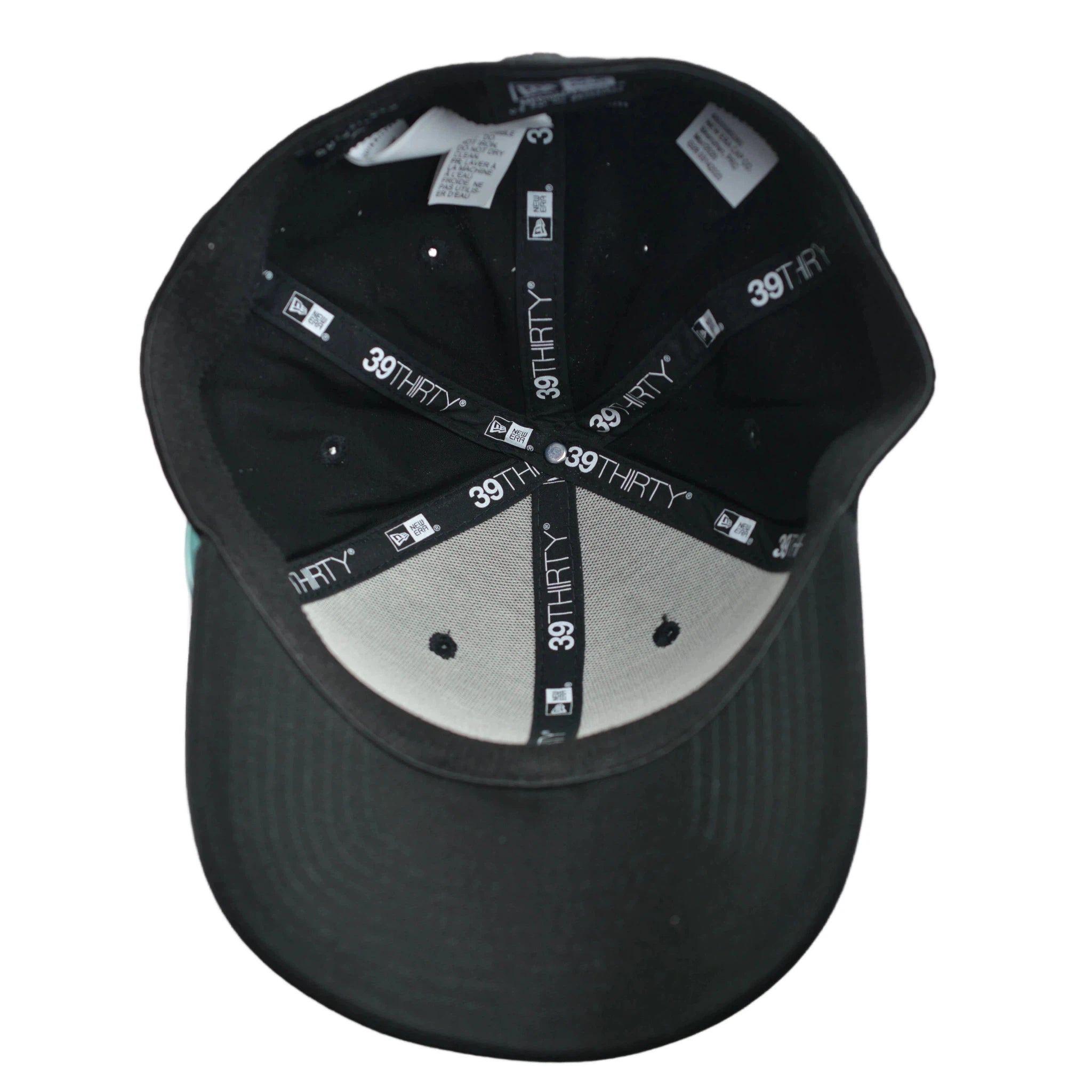 Quiksilver Mountain & Wave White Logo Flex FIt Black Hat