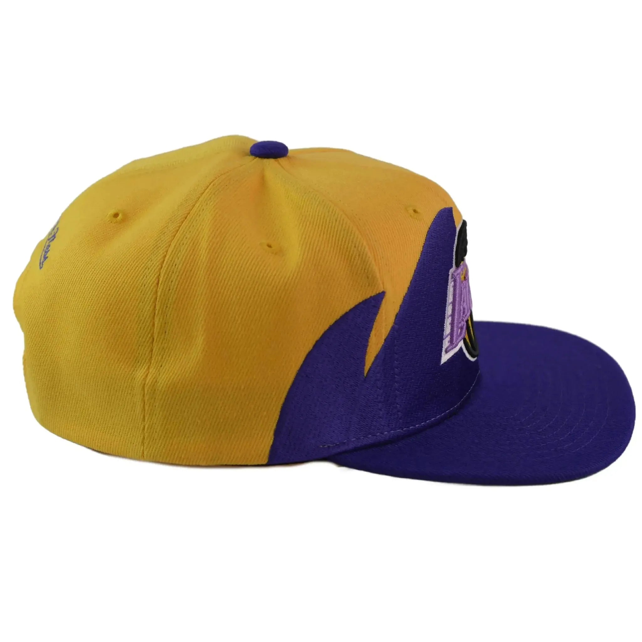 Los Angeles Lakers Mitchell & Ness Sharktooth Snapback Hat – NBA Classic
